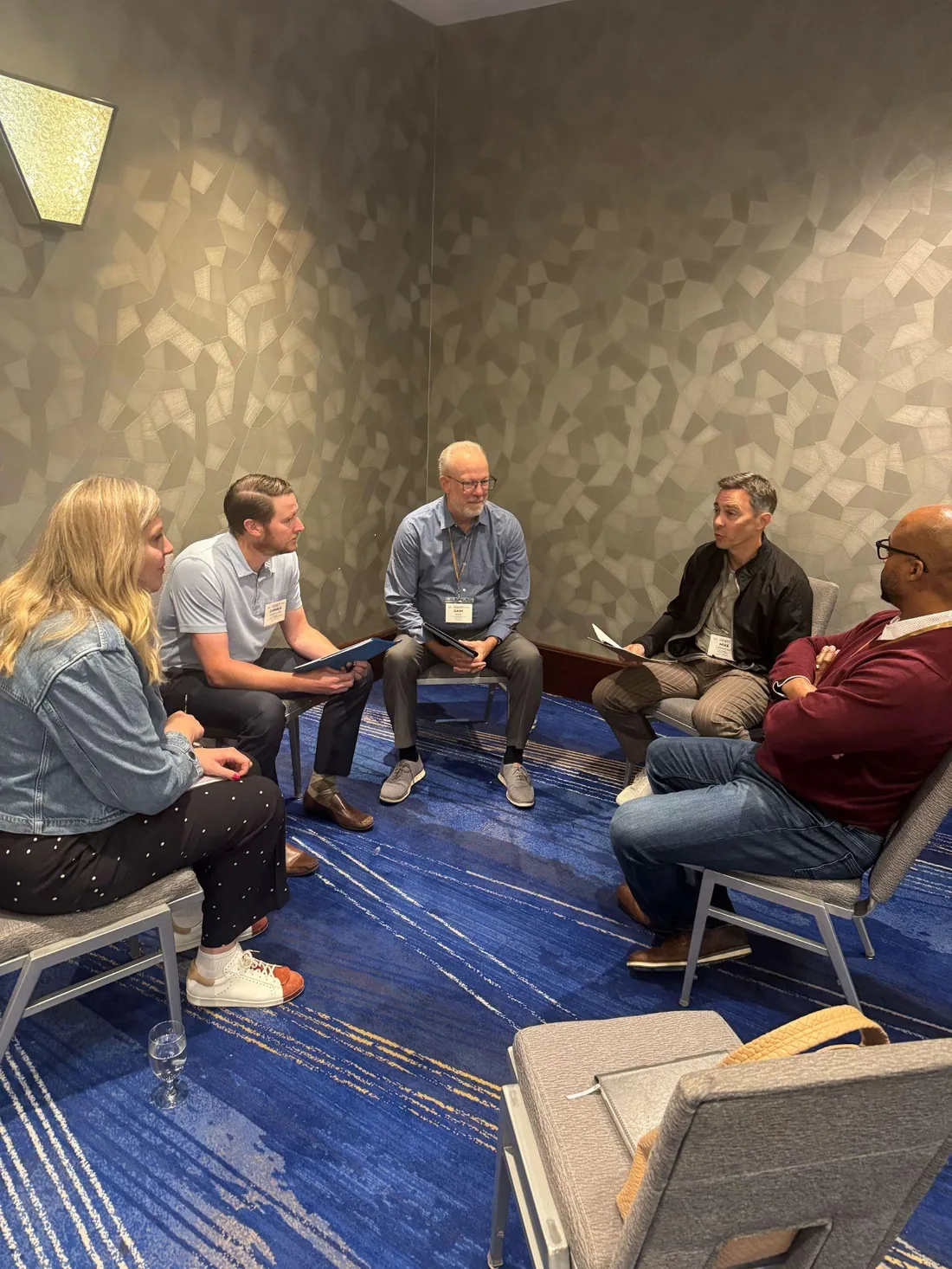 Legacy members in a discussion circle